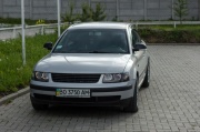 Volkswagen Passat 1.6 MT 2000