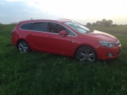 Opel Astra 1.6 Turbo AT 2011
