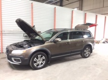 Volvo XC70 2.4 D5 Geartronic Turbo AWD 2012 Volvo XC70 2.4 D5 Geartronic Turbo AWD 2012