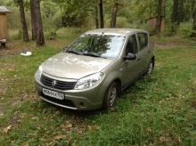 Renault Sandero 1.6 MT 2010