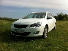 Opel Astra 1.4 Turbo AT 2011