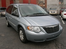 Chrysler Town and Country 3.3 AT 2004